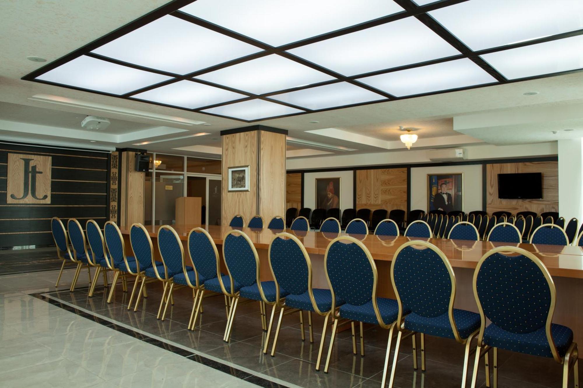 Jumbaktas Astana Hotel Esterno foto